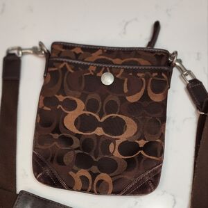 COACH Optic Signature Swing Pack Crossbody 10148 Chocolate Brown